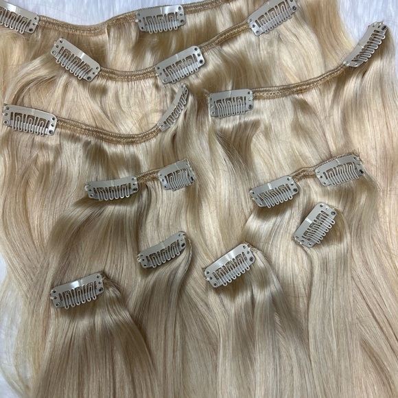 14 Inch Clip In Straight Blonde Human hair - Picture 4 of 5
